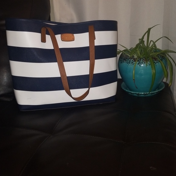 Michael Kors Handbags - Michael Kors Bag